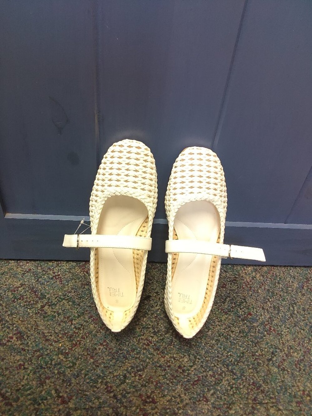 Woven flat time and tru sz 8 women NWT color white